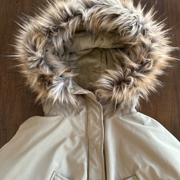 H&M Winter Coat Cozy Parka With Faux Fur Hood Pockets Sage Green Women's Sz M - Picture 3 of 11